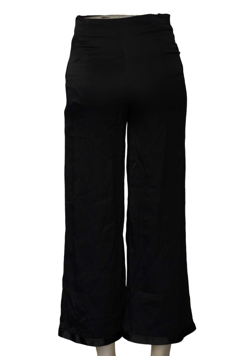 Pantalones color Negro - Zara