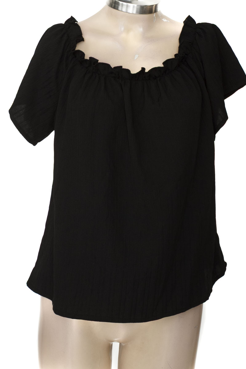 Blusa color Negro - Closeando