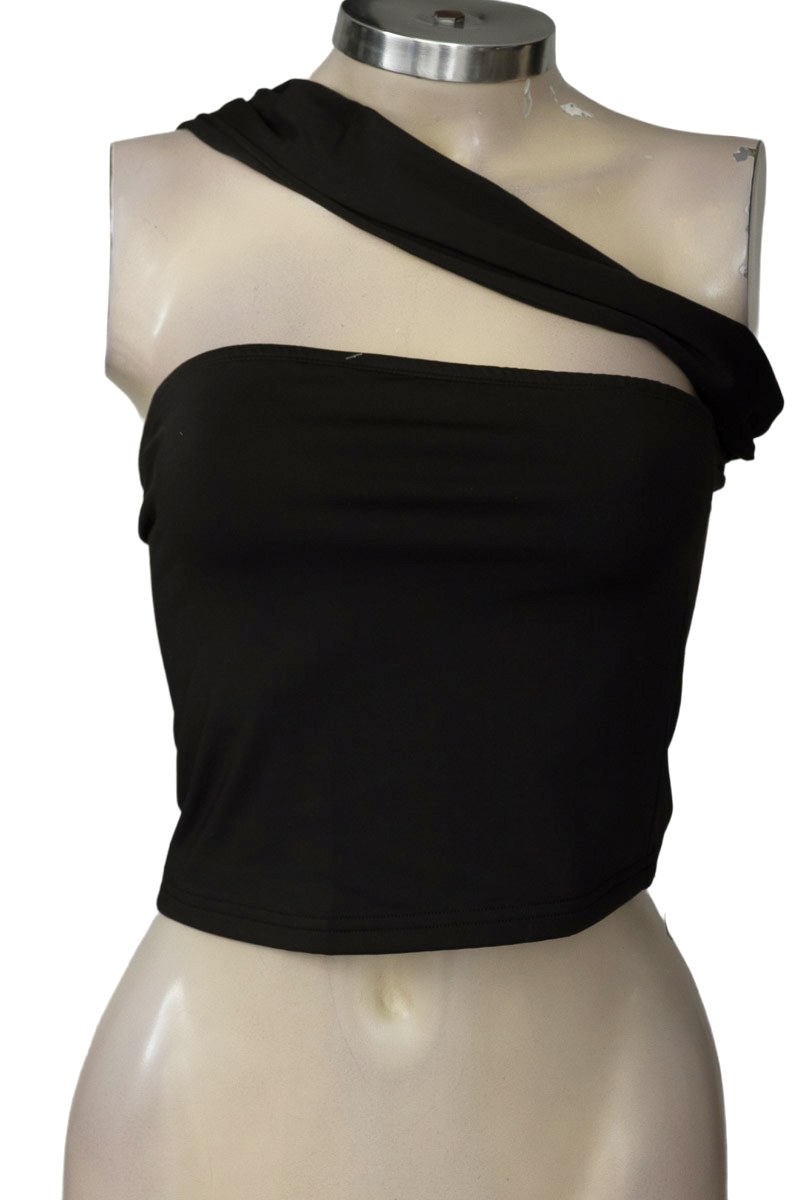 Top / Camiseta color Negro - Closeando