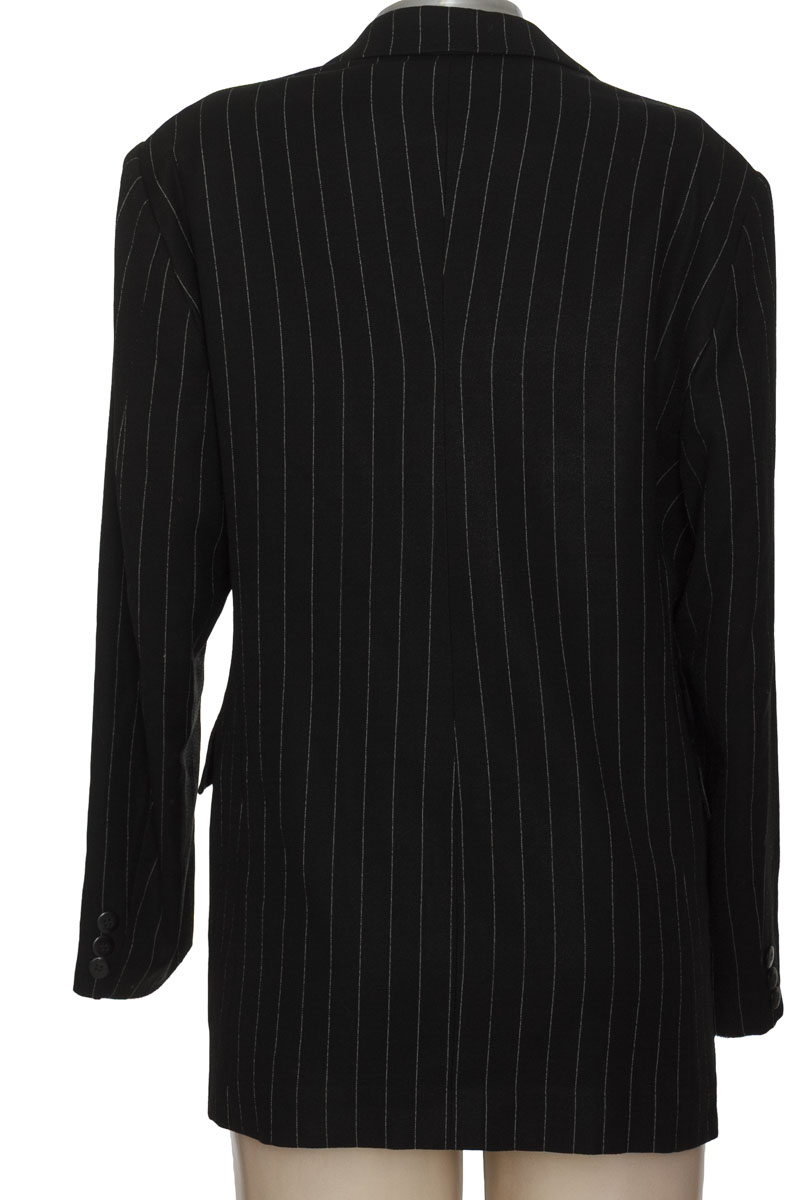 Chaqueta / Abrigo color Negro - Closeando