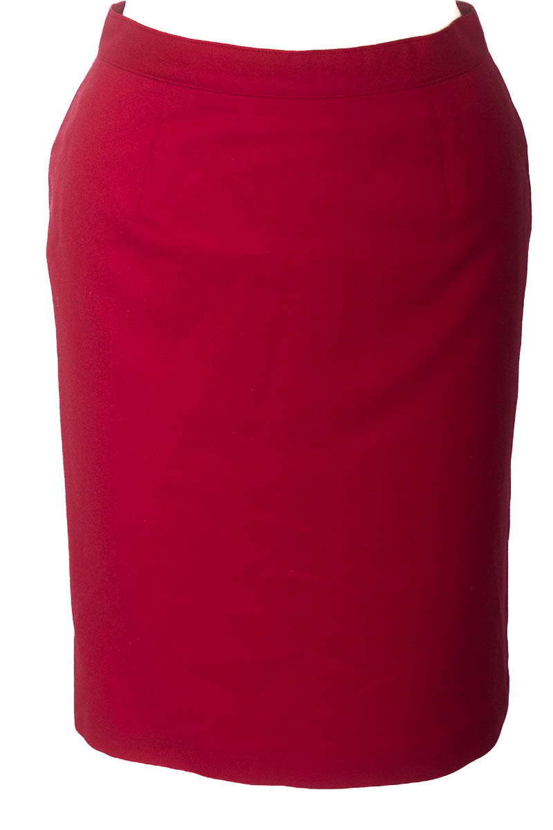 Falda color Rojo - Closeando