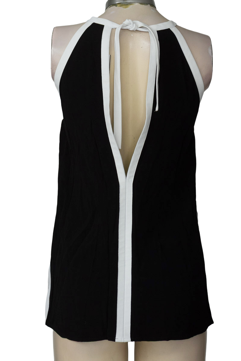Top / Camiseta color Negro - Zara