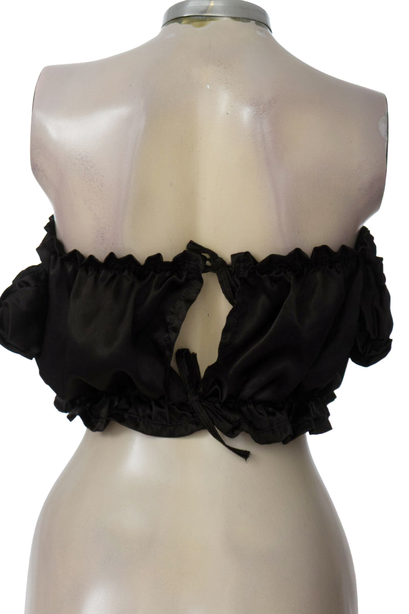 Top / Camiseta color Negro - Closeando