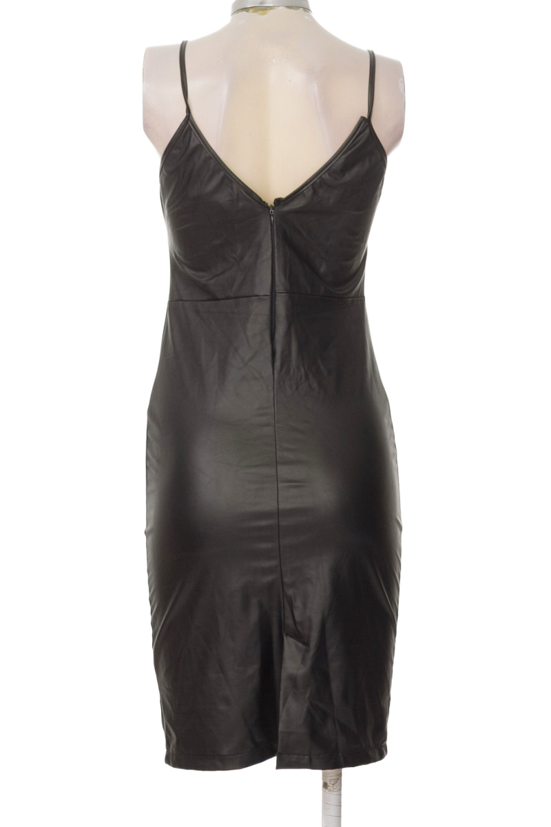 Vestido / Enterizo color Negro - Closeando