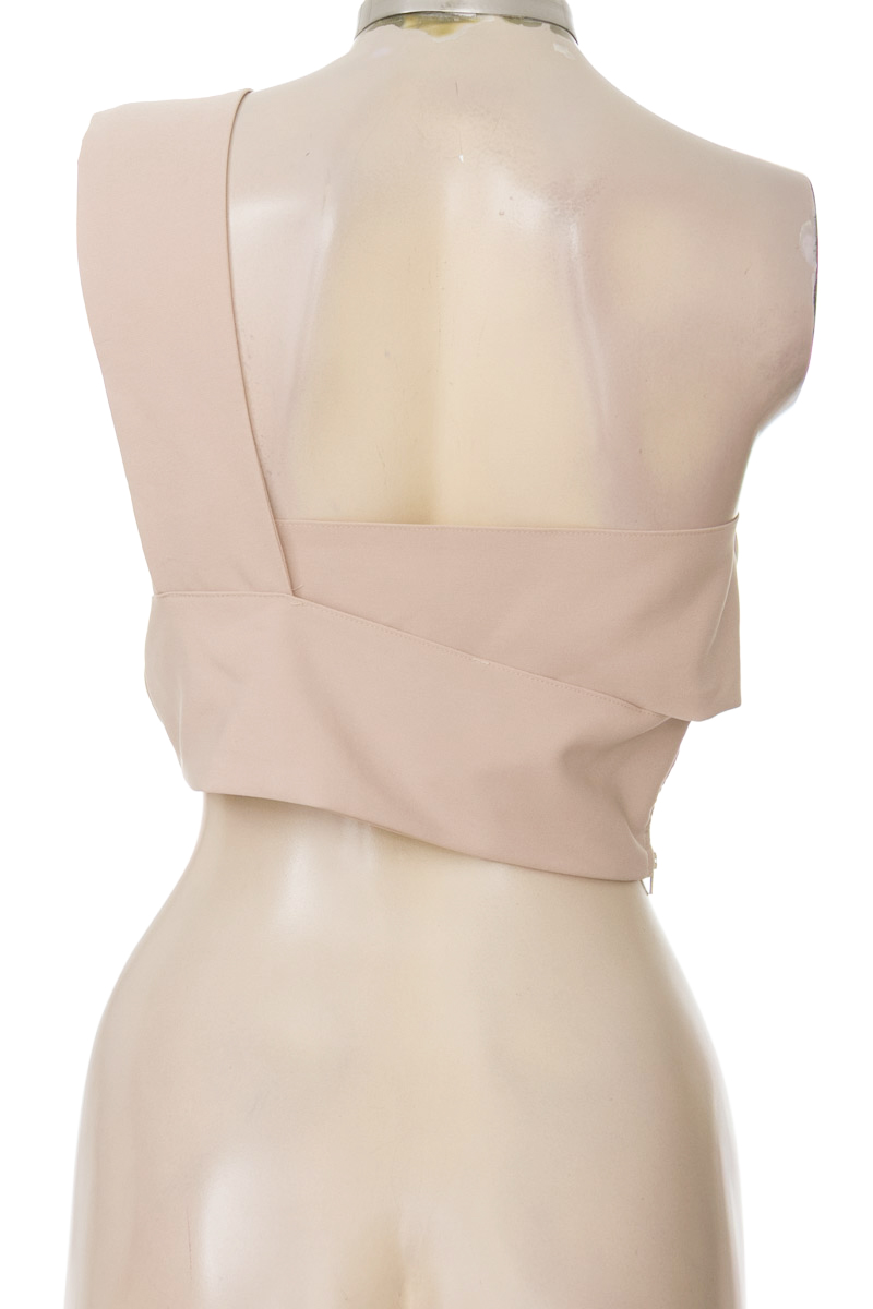 Top / Camiseta color Beige - Closeando