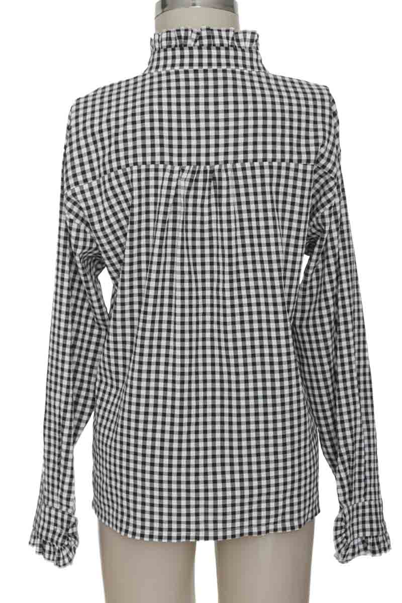 Blusa color Negro - Closeando