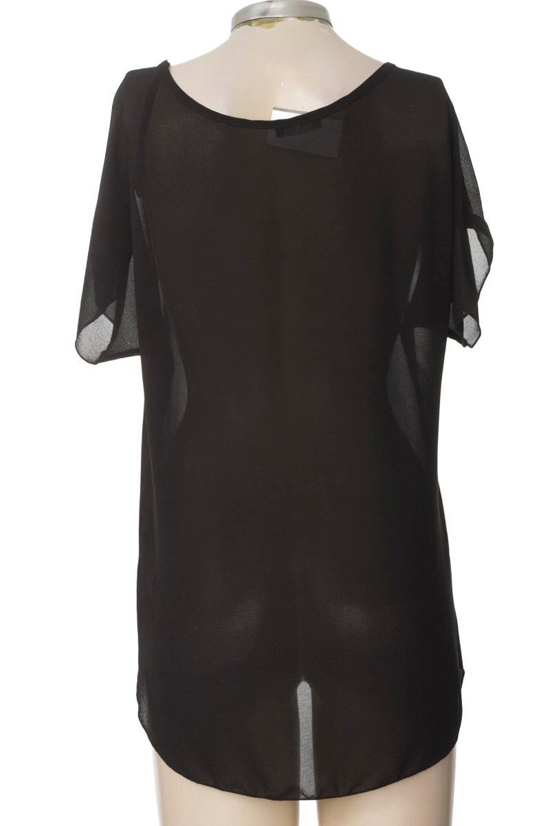 Top / Camiseta color Negro - ELA