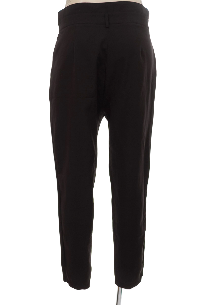 Pantalones color Negro - Chic