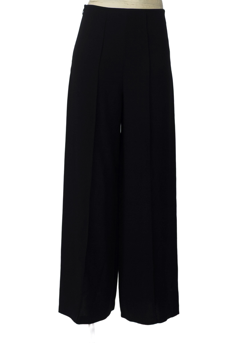 Pantalones color Negro - MNG
