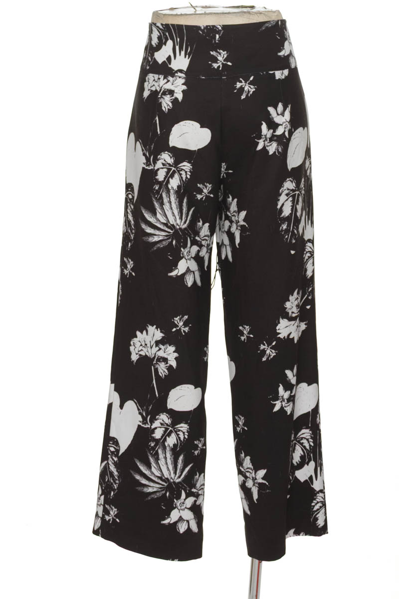 Pantalones color Negro - Kritterium