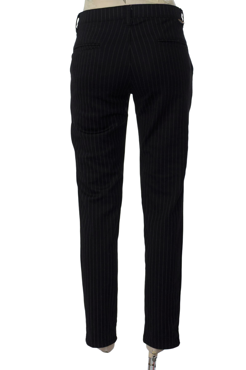 Pantalones color Negro - Closeando