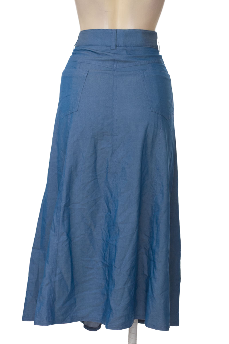 Falda color Azul - Closeando