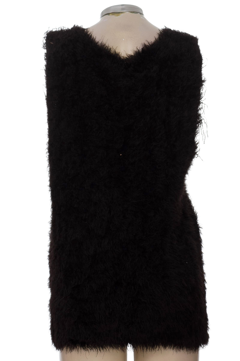 Sweater color Negro - Arkitect