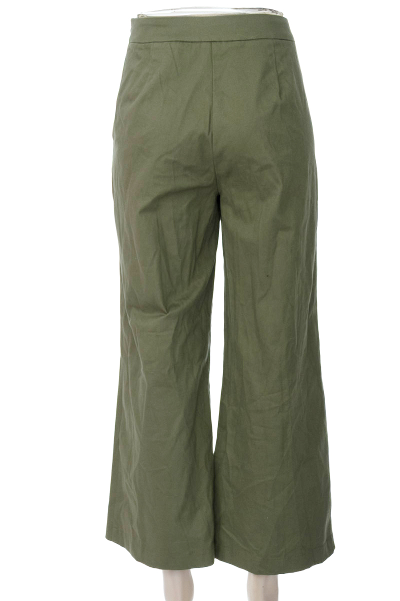 Pantalones color Verde - University Club
