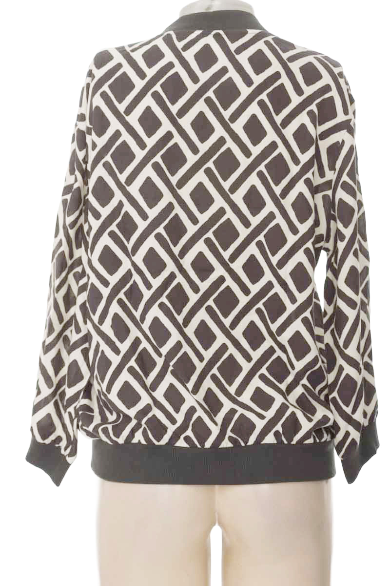 Chaqueta / Abrigo color Negro - Algo Bonito