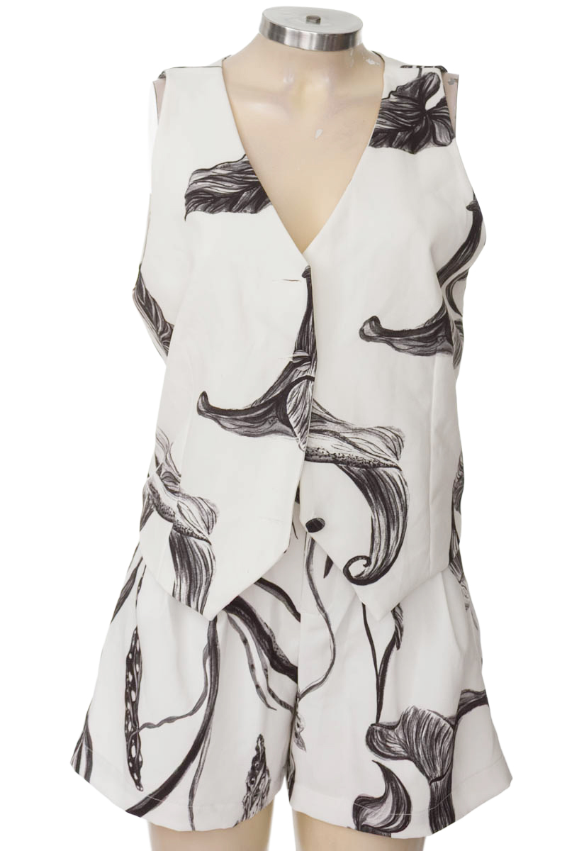 Vestido / Enterizo color Blanco - Arkitect / Atelier Crump