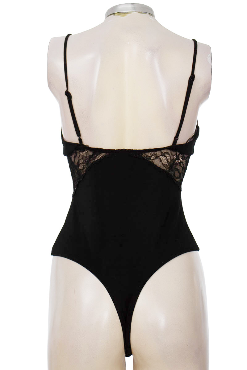 Top / Camiseta color Negro - Bershka