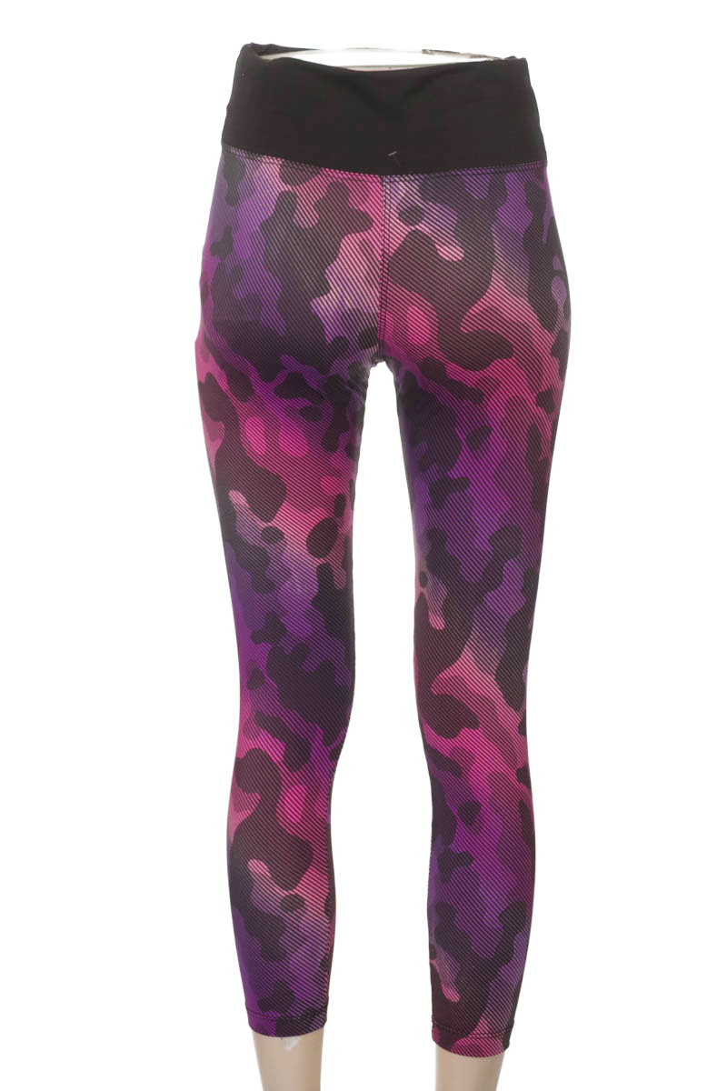 Ropa Deportiva / Salida de Baño color Rosado - Closeando