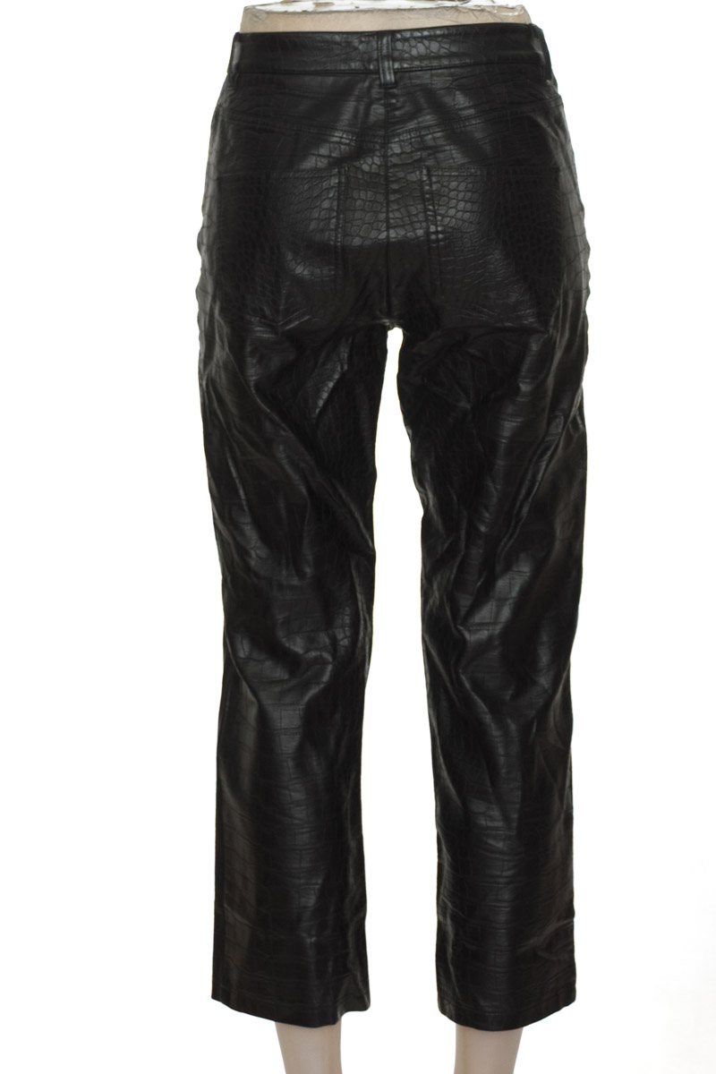 Pantalones color Negro - MNG