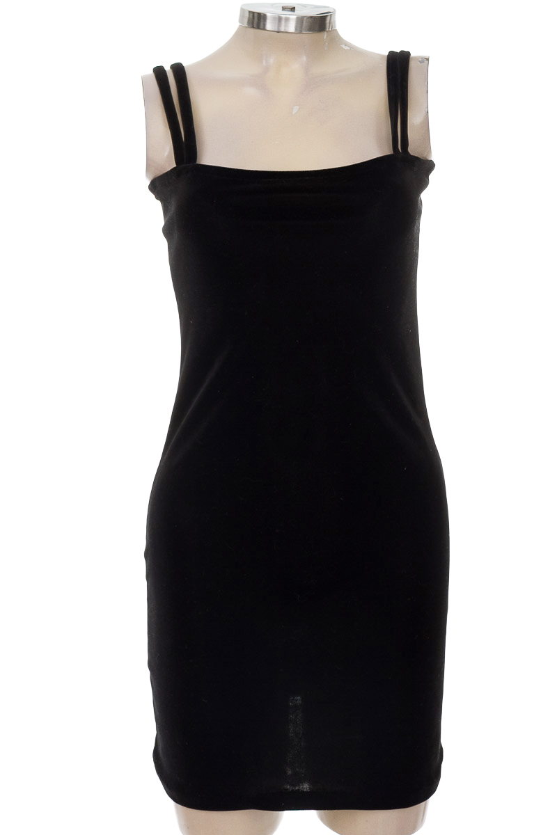 Vestido / Enterizo color Negro - Closeando