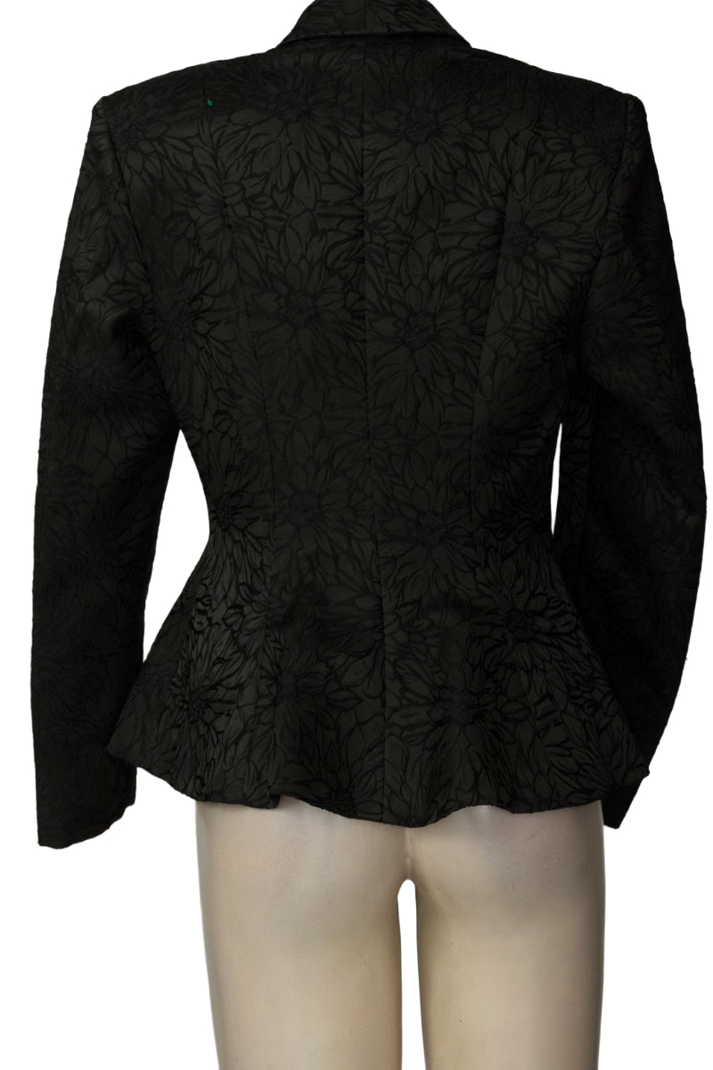 Chaqueta / Abrigo color Negro - Closeando
