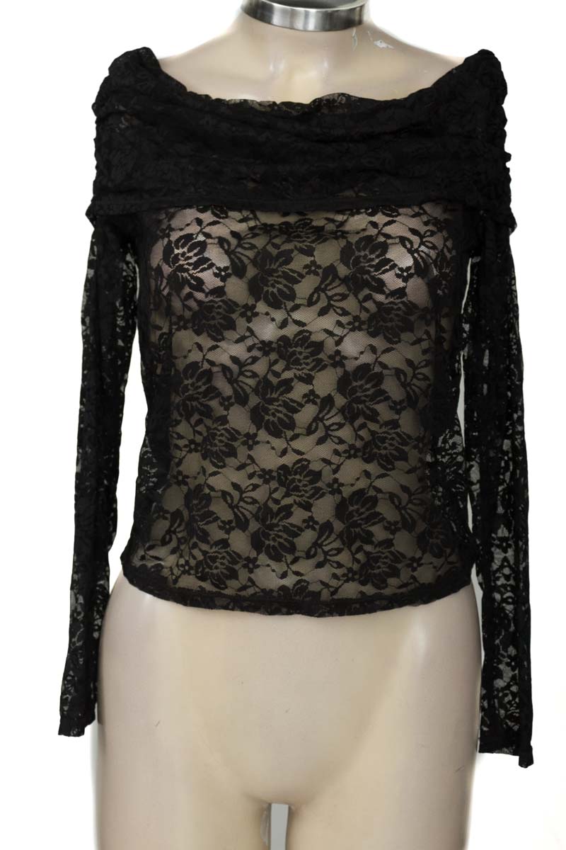 Blusa color Negro - Closeando