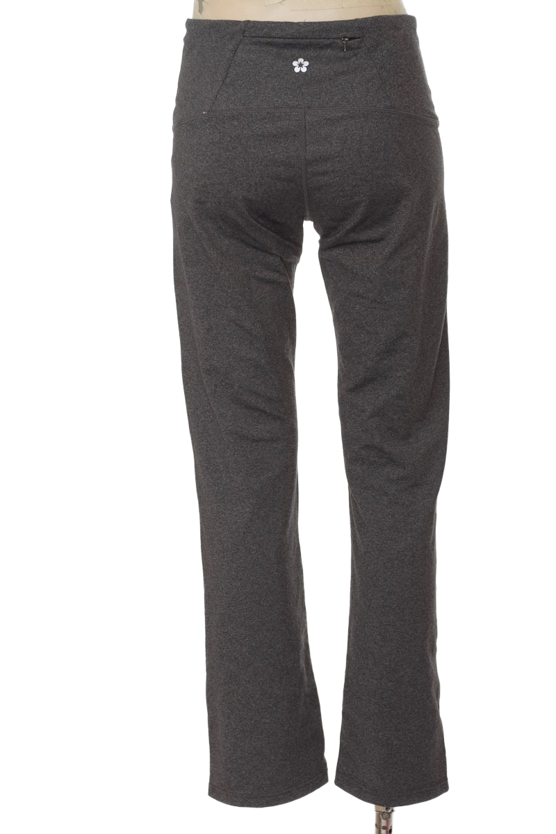 Ropa Deportiva / Salida de Baño color Gris - Tuff Athletics