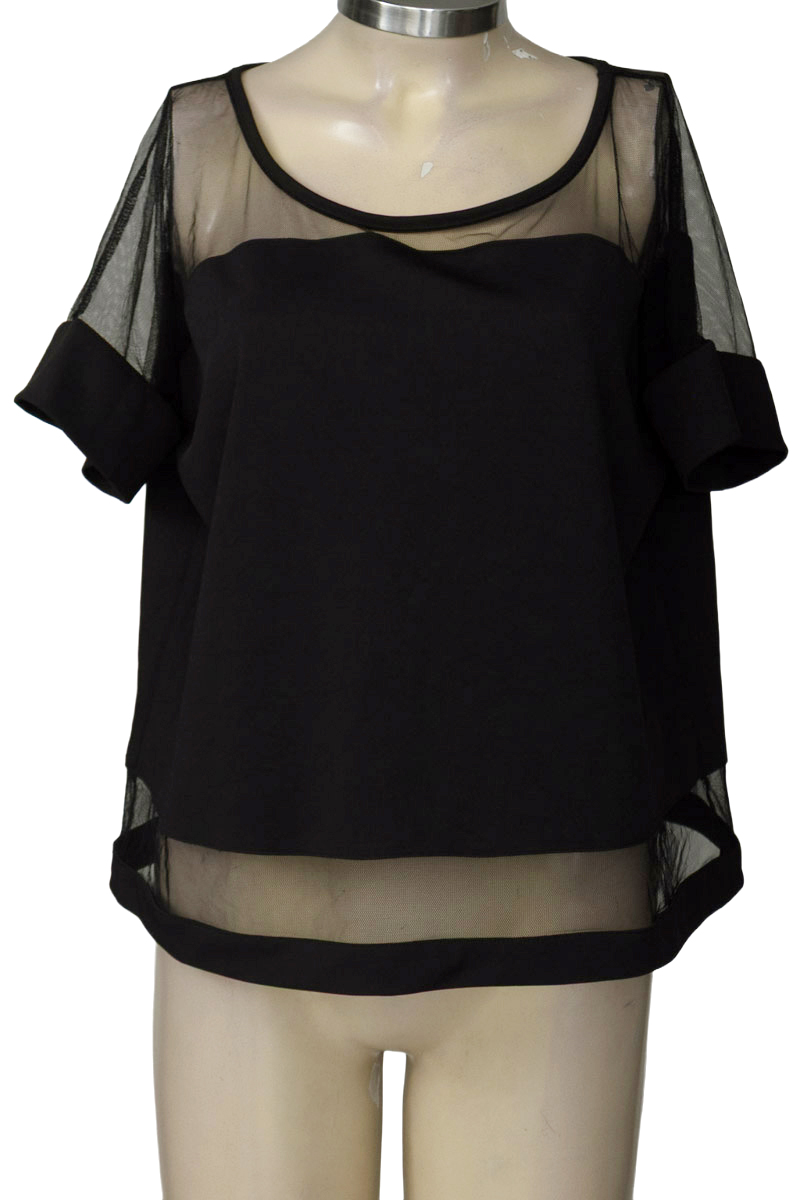 Top / Camiseta color Negro - ELA