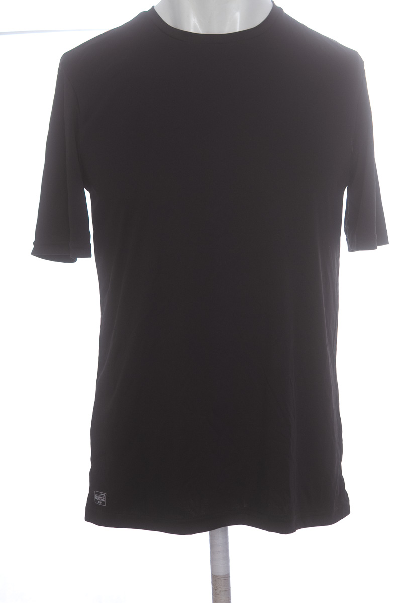 Ropa Deportiva color Negro - Closeando