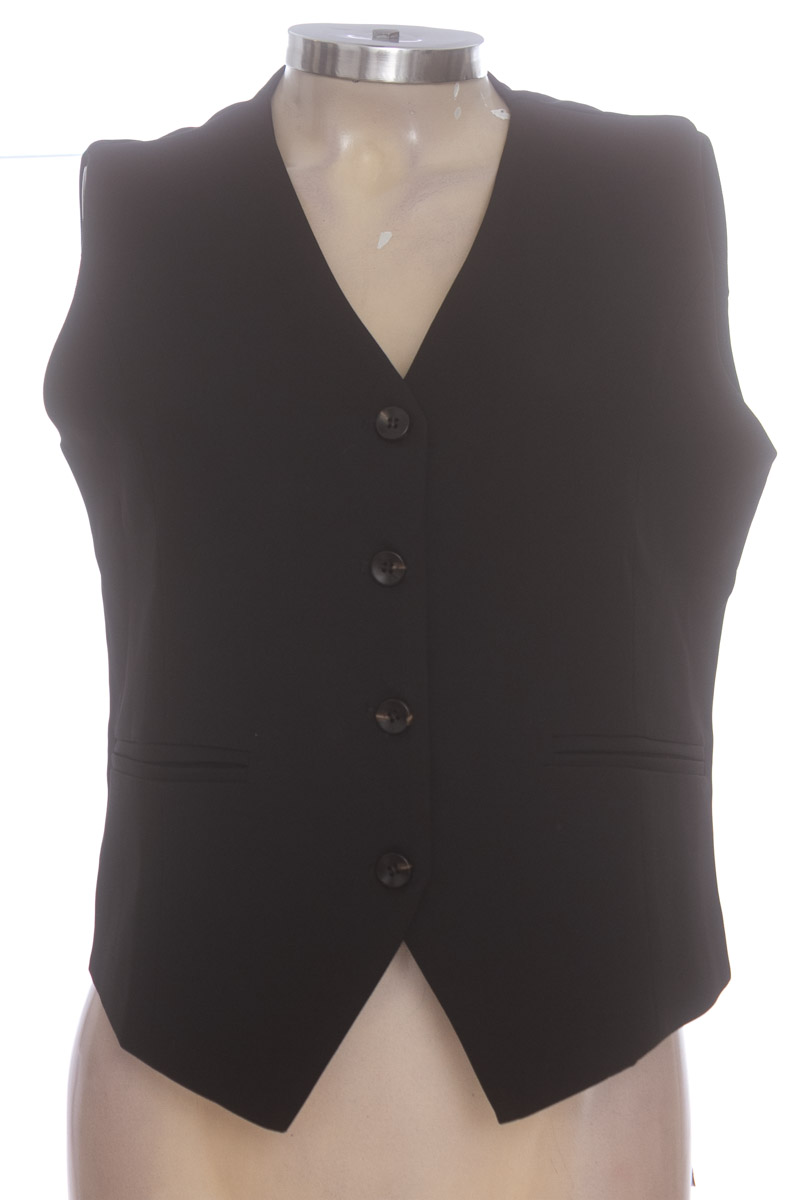 Chaqueta / Abrigo color Negro - Closeando