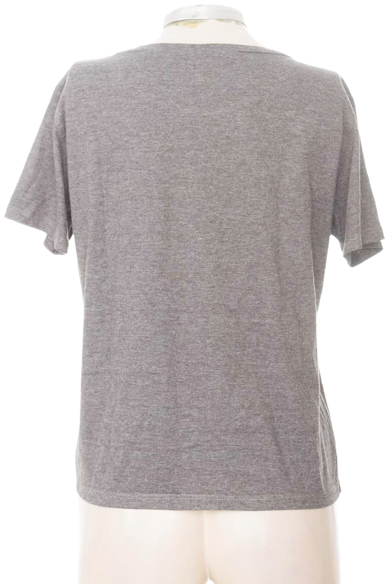 Top / Camiseta color Gris - Yerba Buena
