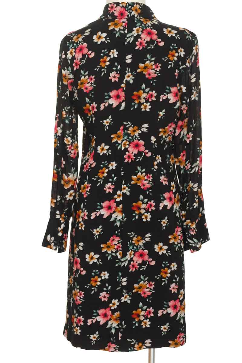 Vestido / Enterizo color Negro - Closeando
