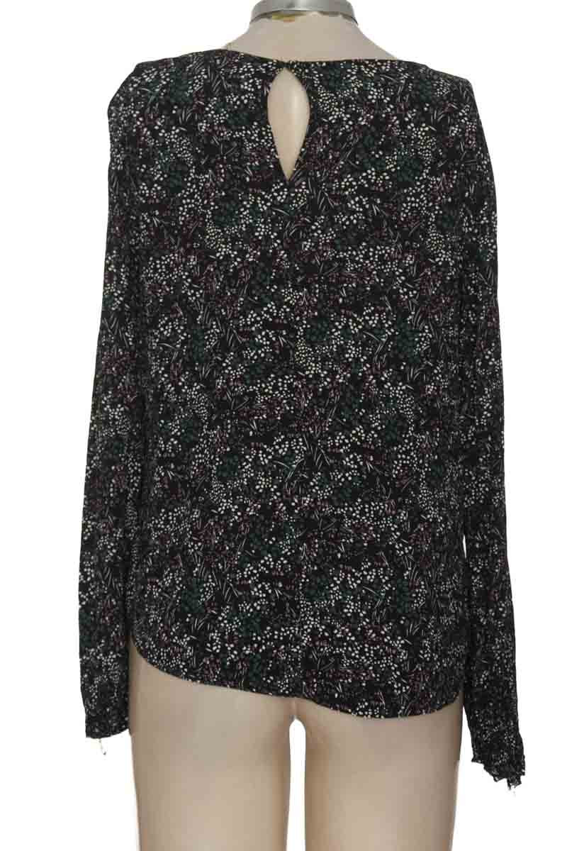Blusa color Negro - Basement