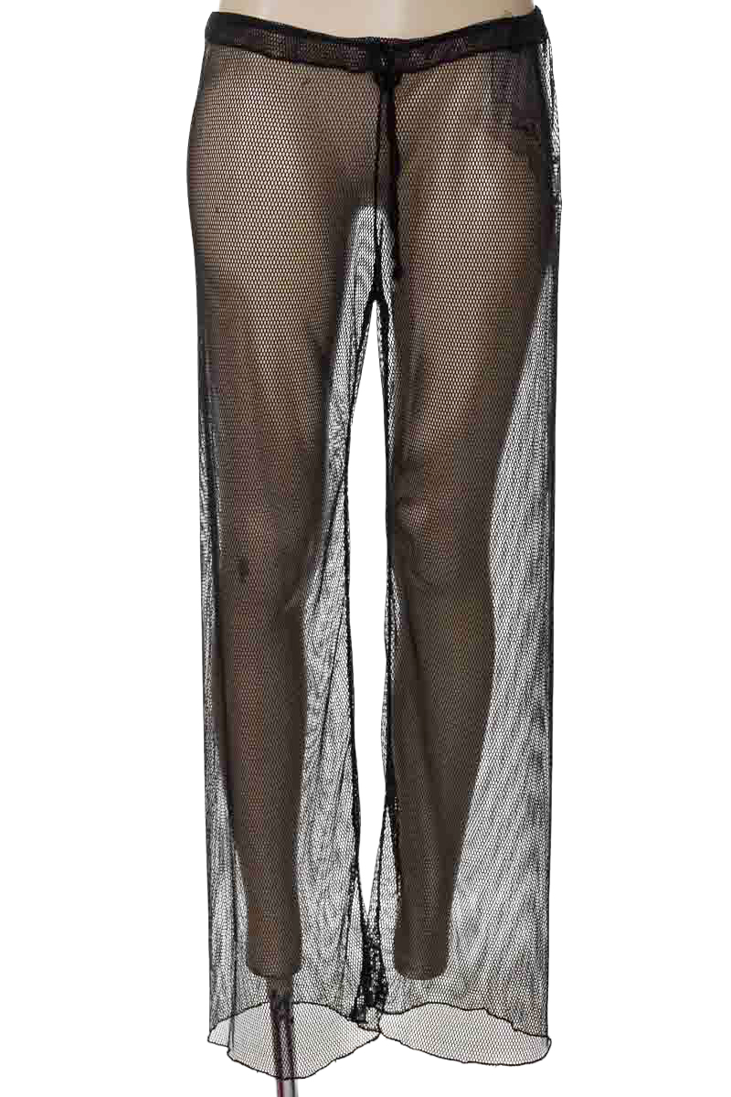 Ropa Deportiva / Salida de Baño color Negro - Closeando