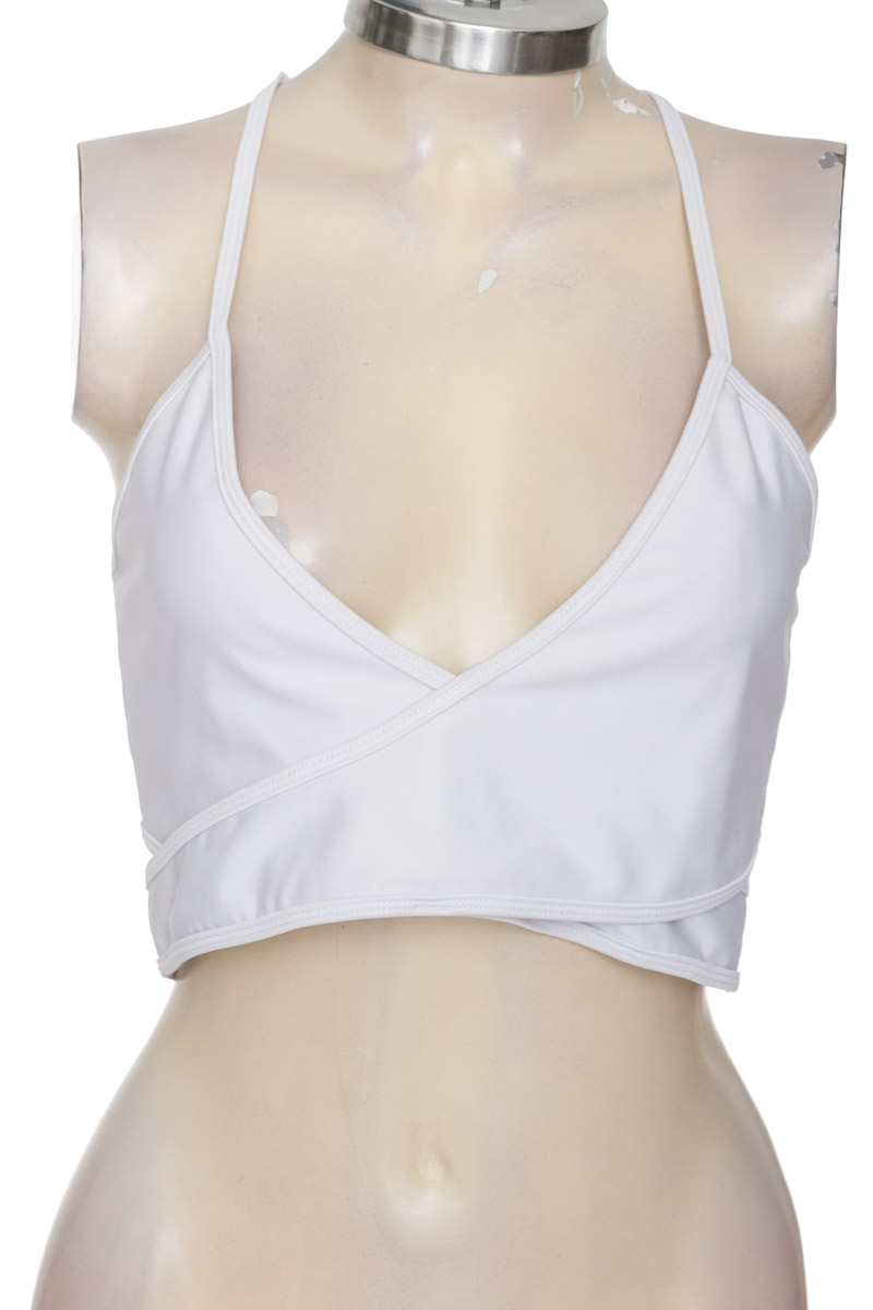 Ropa Deportiva / Salida de Baño color Blanco - Closeando