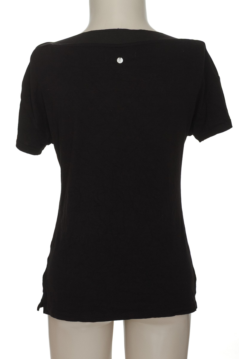 Top / Camiseta color Negro - APOLOGY