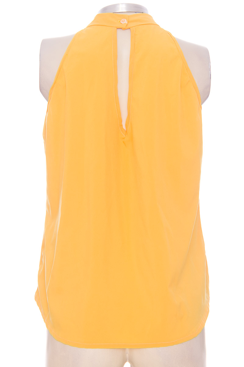 Top / Camiseta color Mostaza - Closeando