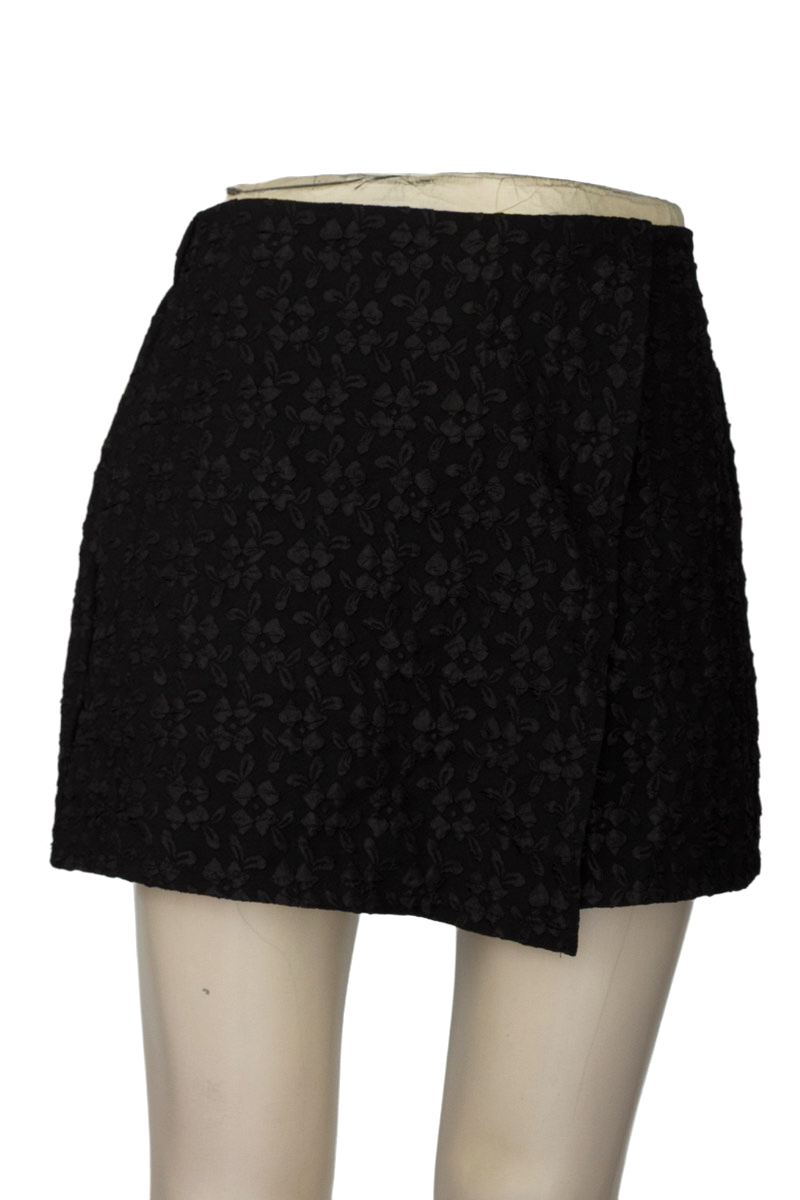 Short color Negro - Closeando