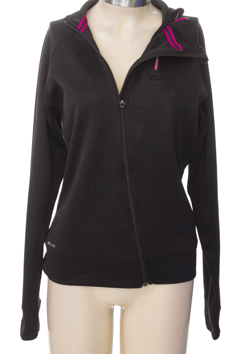 Ropa Deportiva / Salida de Baño color Negro - Nike