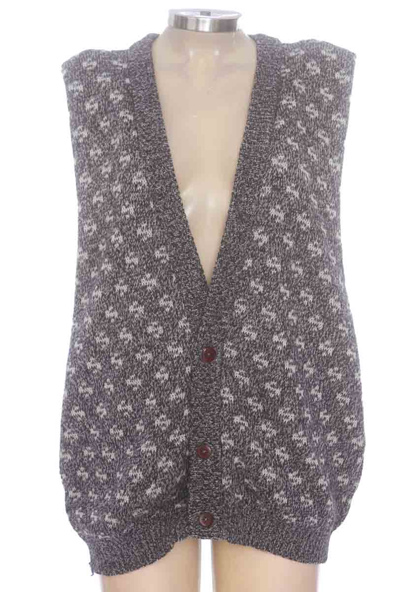 Sweater color Gris - Closeando