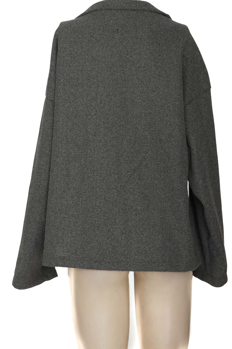 Chaqueta / Abrigo color Gris - Closeando