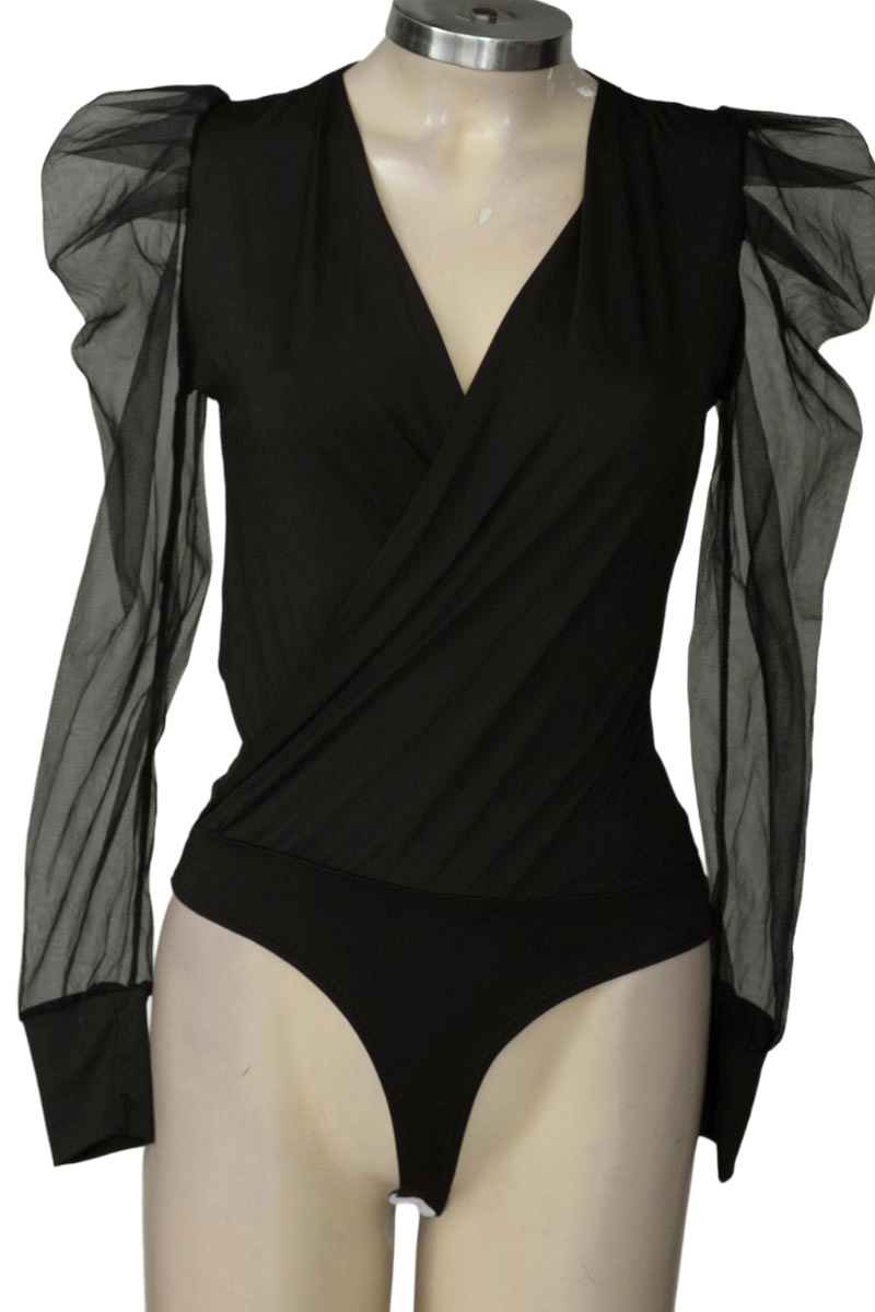 Top / Camiseta color Negro - Closeando