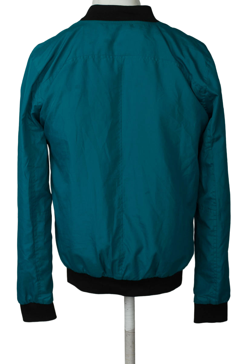 Chaqueta color Azul - Closeando
