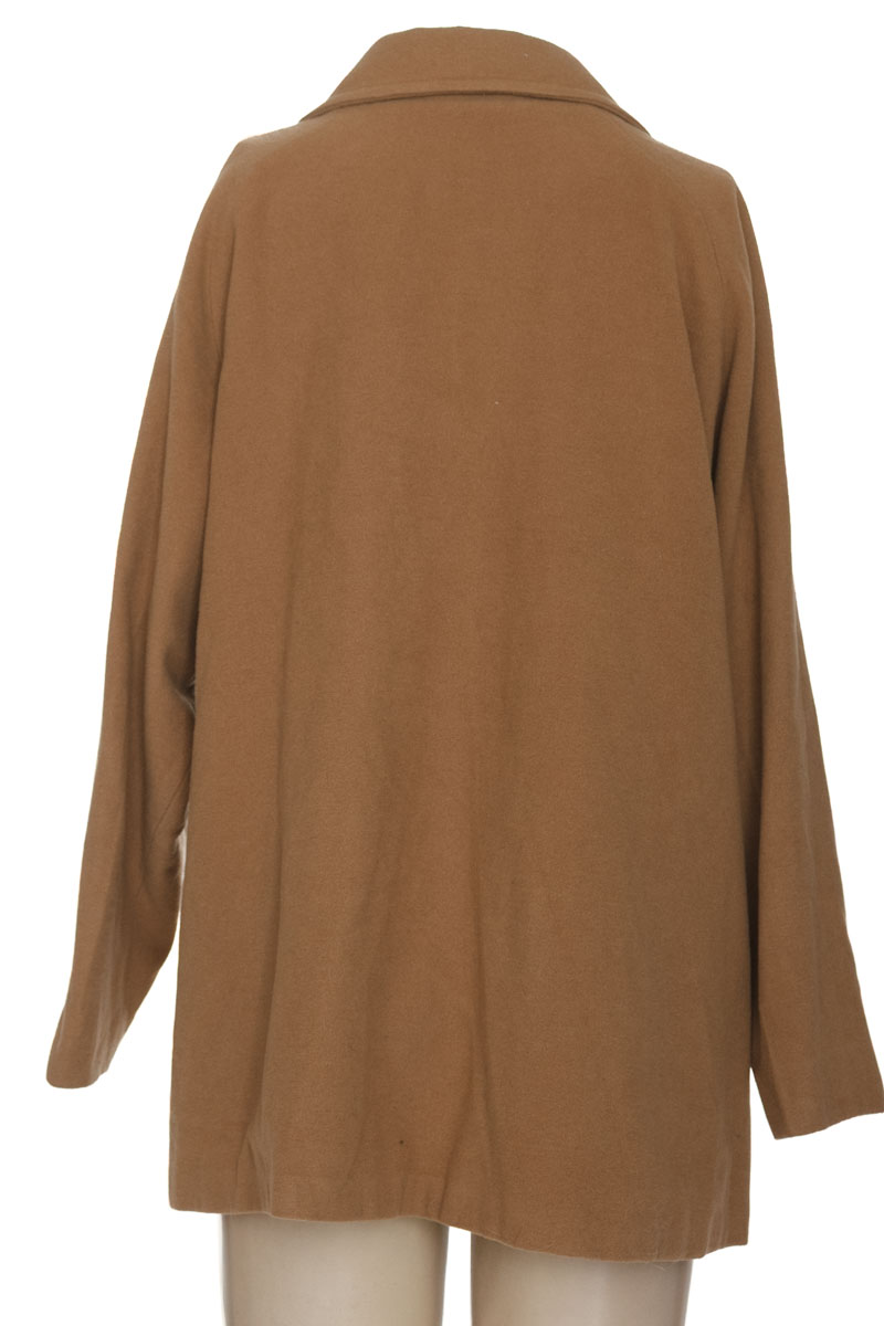 Chaqueta / Abrigo color Beige - Closeando