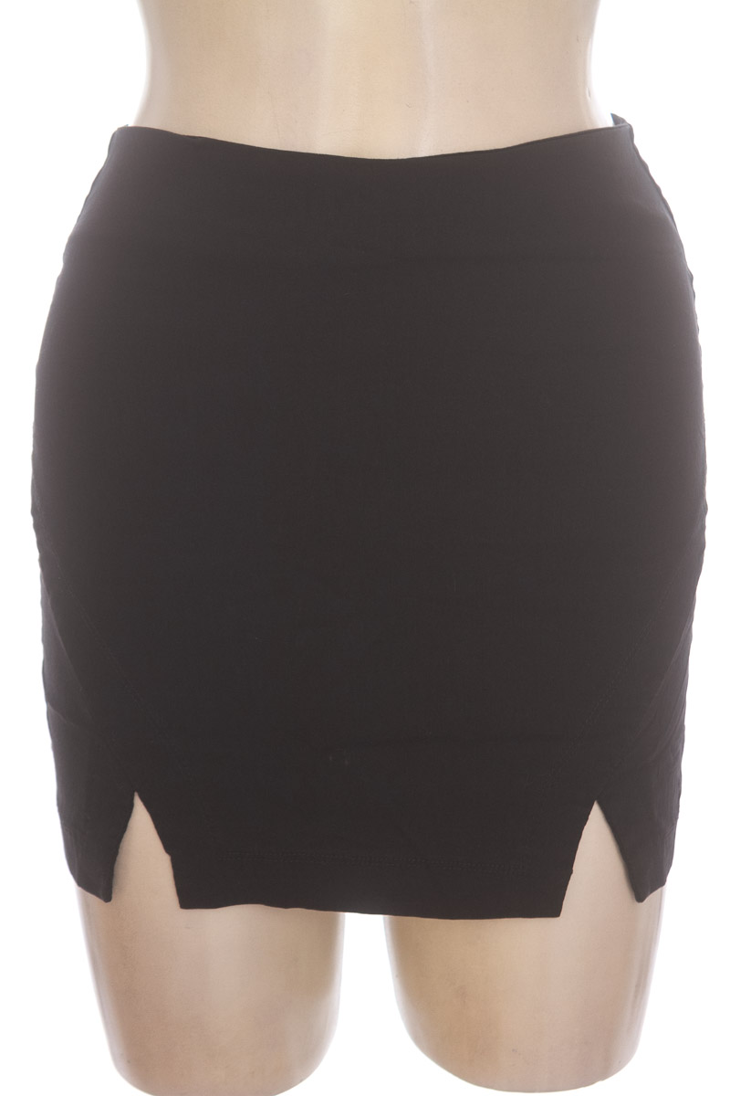 Falda color Negro - Closeando