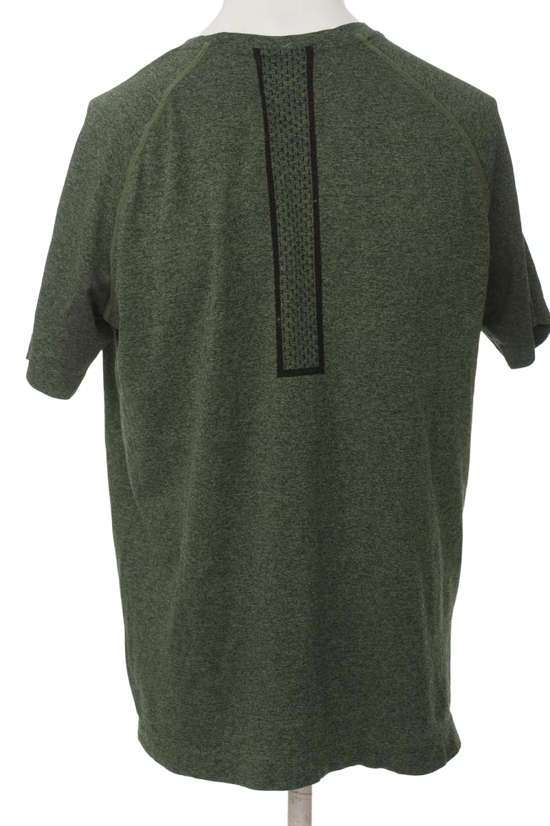 Ropa Deportiva color Verde - Closeando