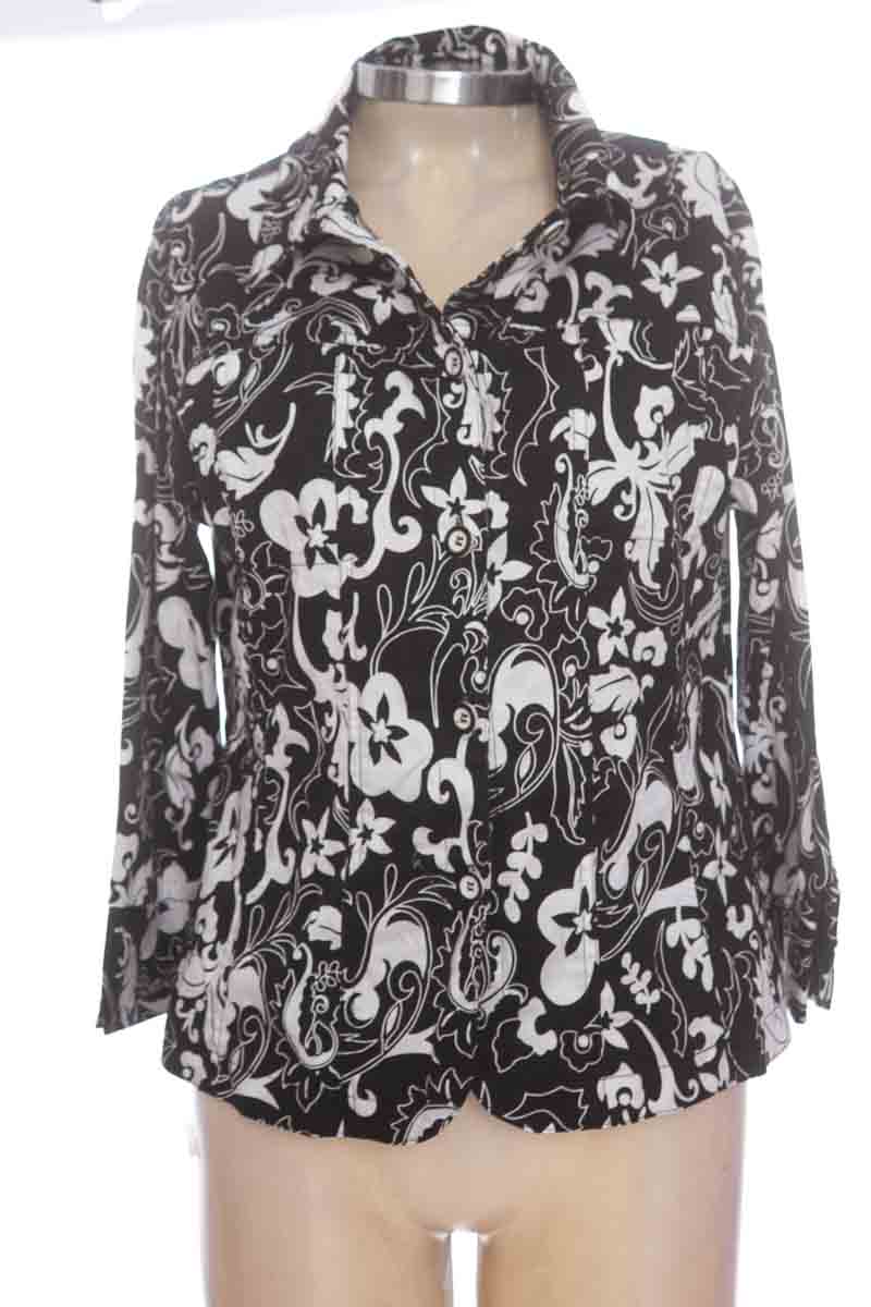 Chaqueta / Abrigo color Negro - Closeando