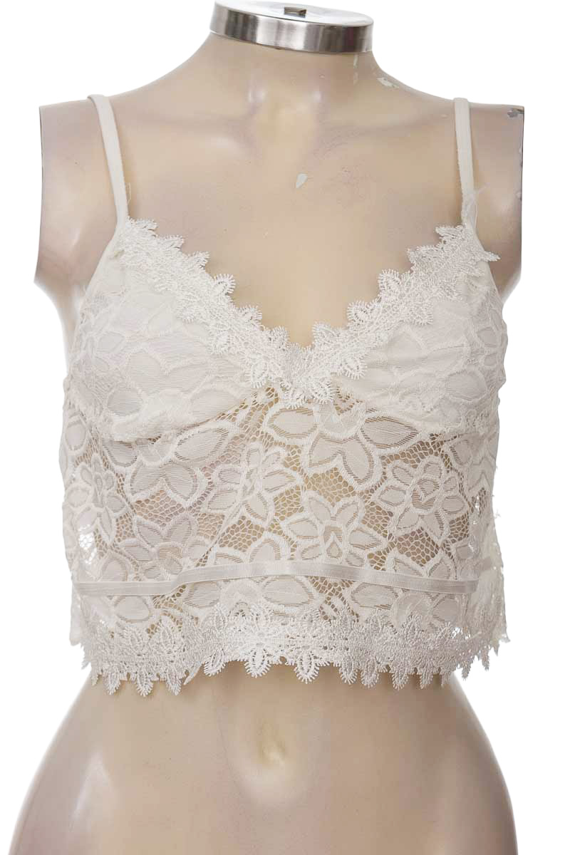 Top / Camiseta color Blanco - Closeando