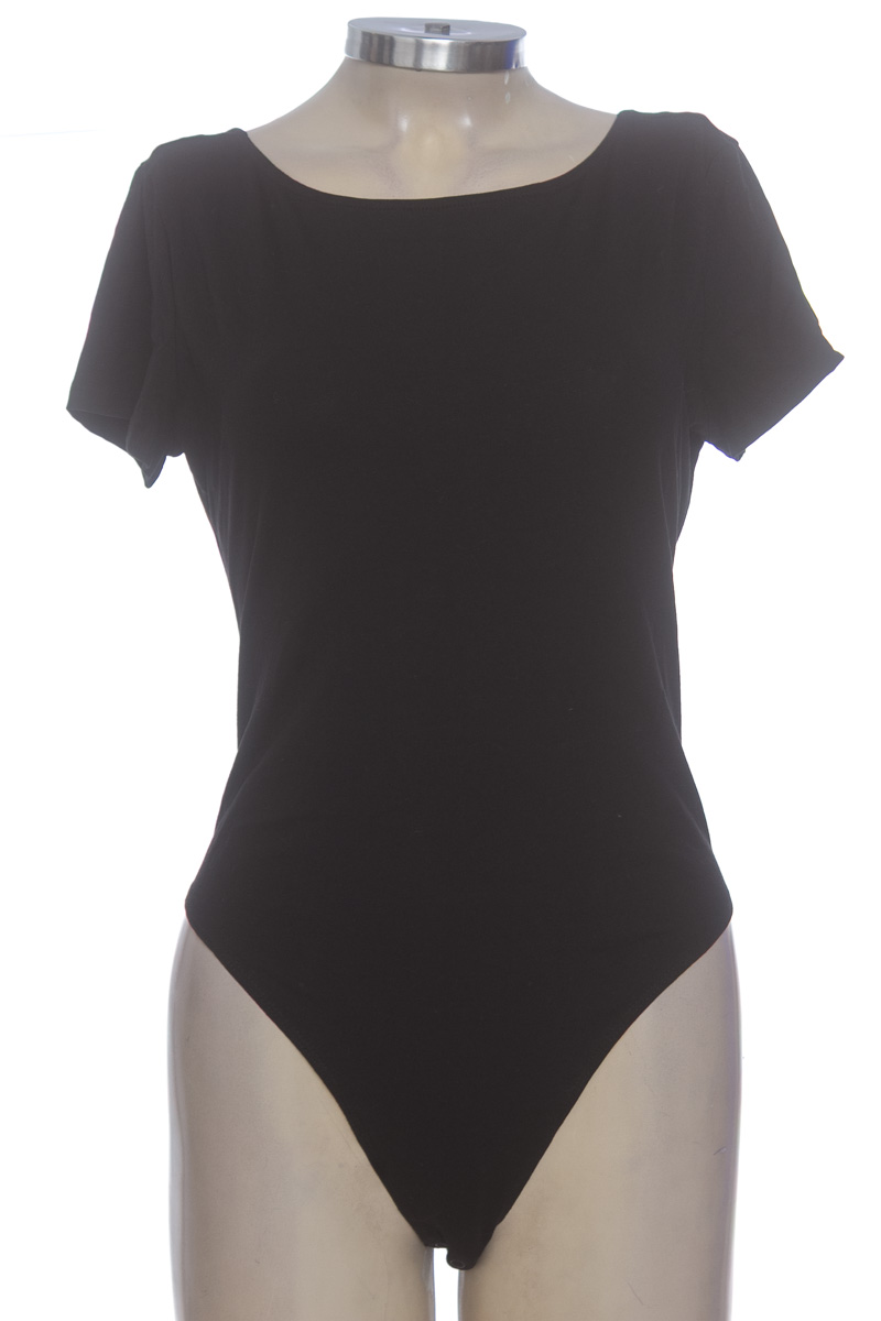 Top / Camiseta color Negro - Divided by H&M