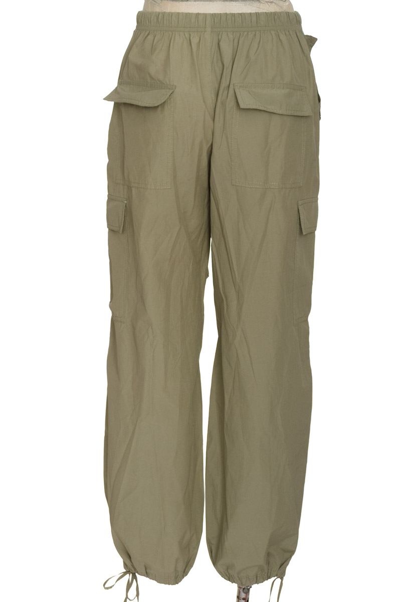Pantalones color Verde - Bershka